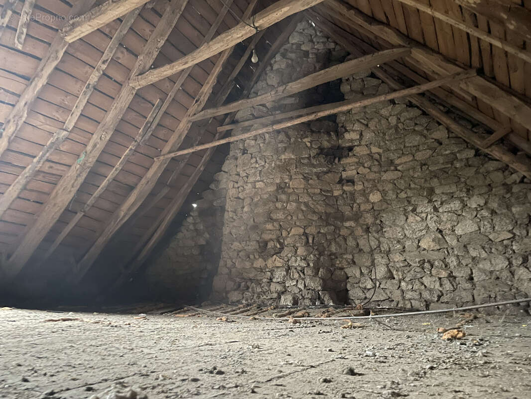 Maison à MOUSTIER-VENTADOUR