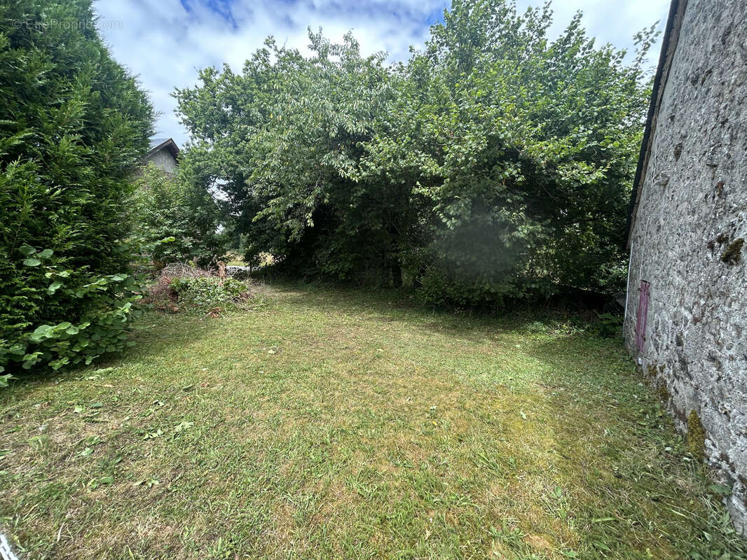 Maison à MOUSTIER-VENTADOUR