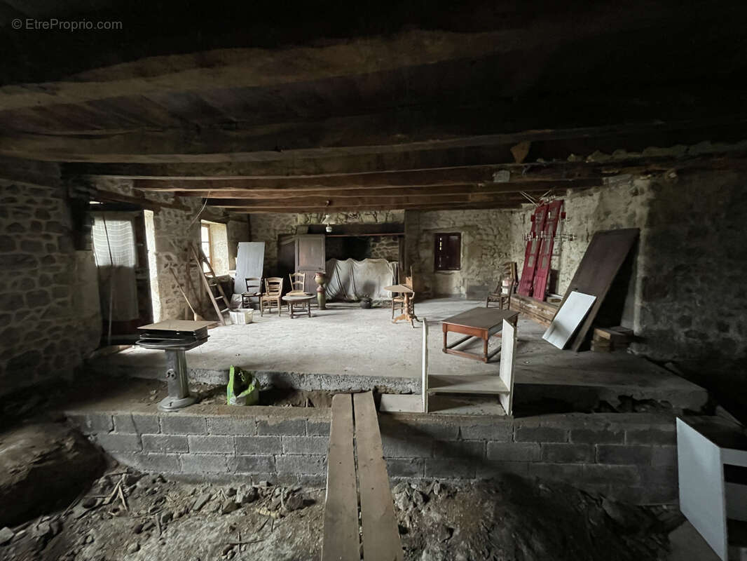 Maison à MOUSTIER-VENTADOUR