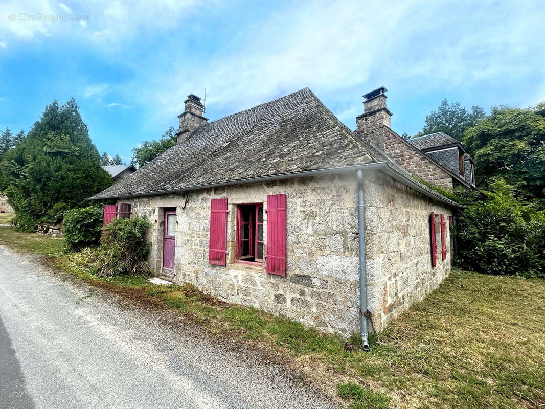 Maison à MOUSTIER-VENTADOUR