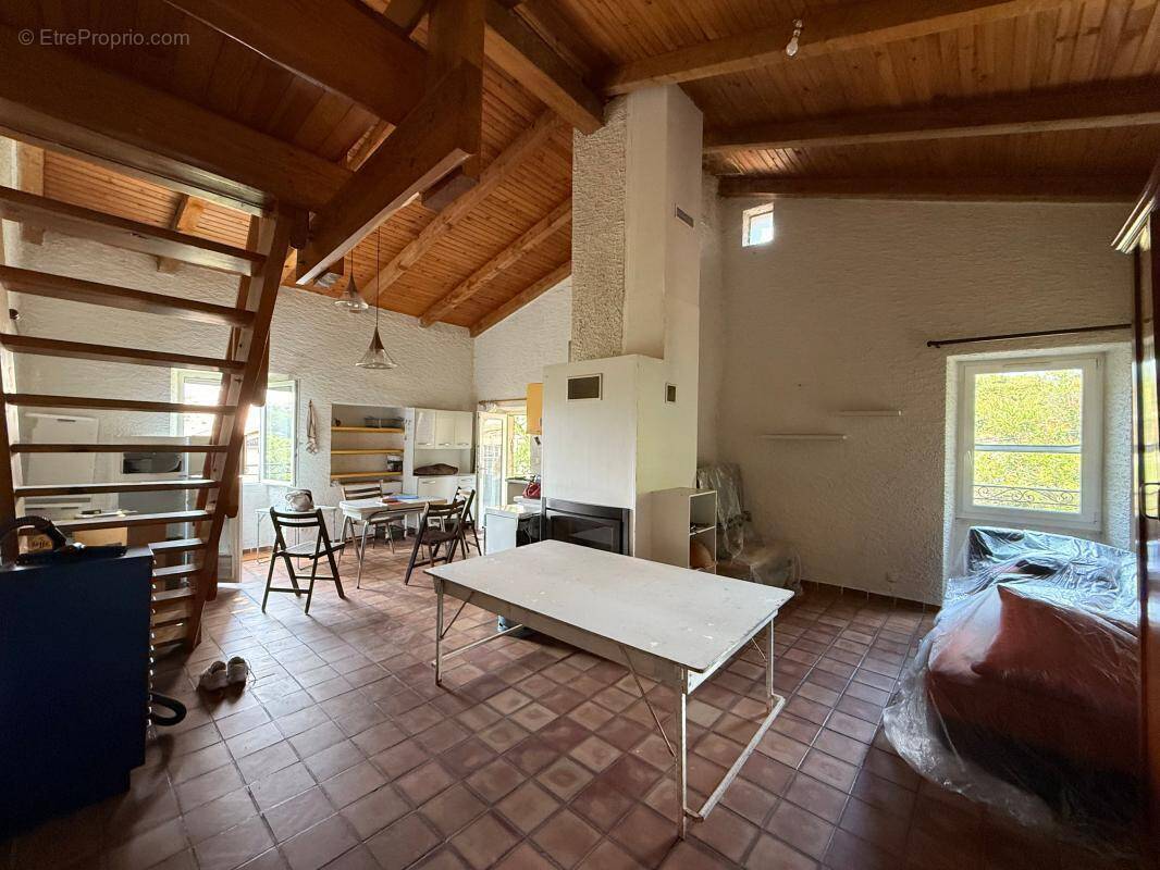 Maison à LABLACHERE