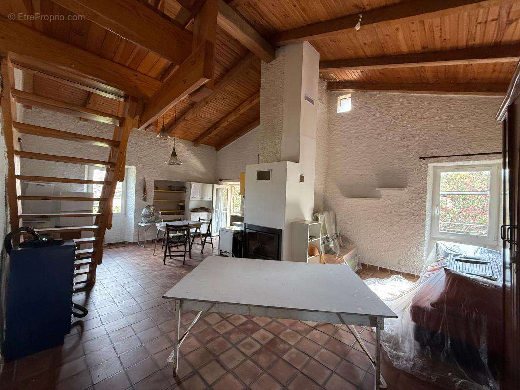 Maison à LABLACHERE