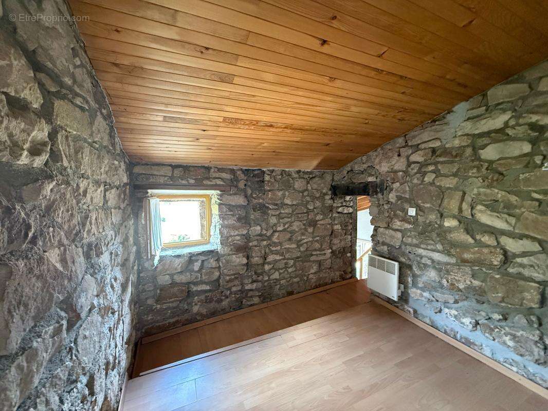 Maison à LABLACHERE