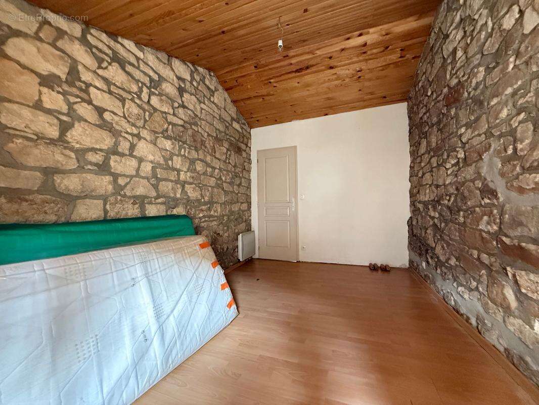 Maison à LABLACHERE