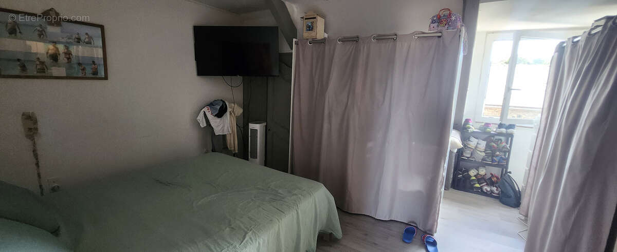 Maison à MIRANDOL-BOURGNOUNAC