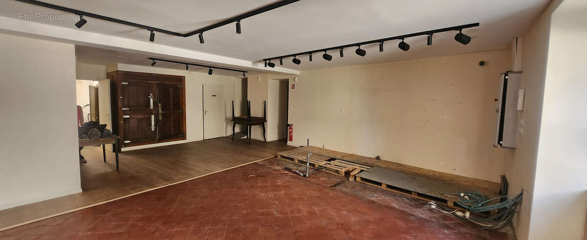 Maison à MIRANDOL-BOURGNOUNAC