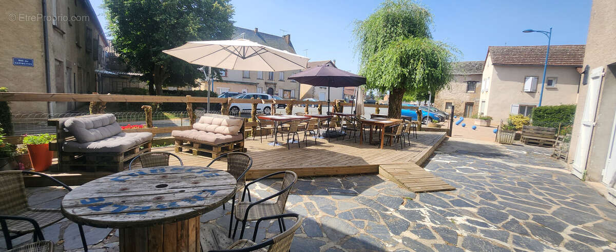 Maison à MIRANDOL-BOURGNOUNAC