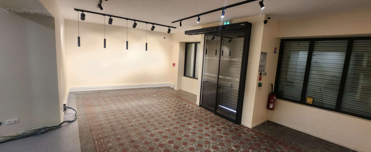 Maison à MIRANDOL-BOURGNOUNAC