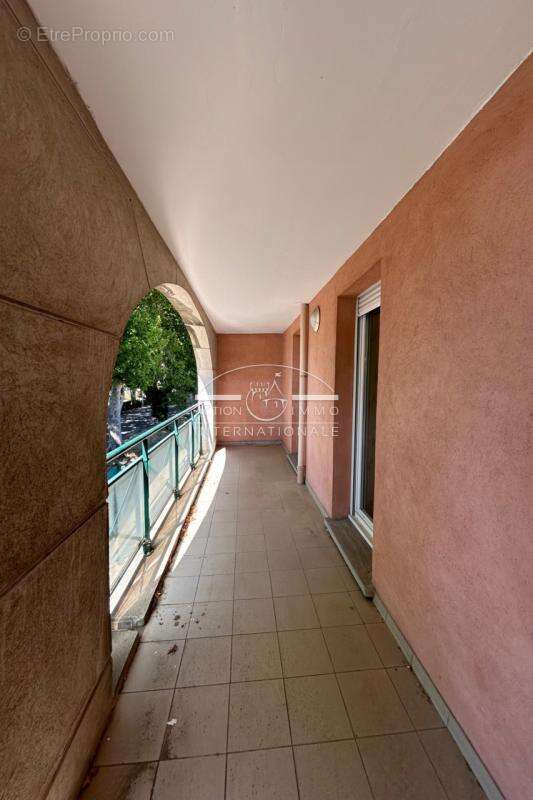 Appartement à SAINT-MARTIN-DE-CRAU