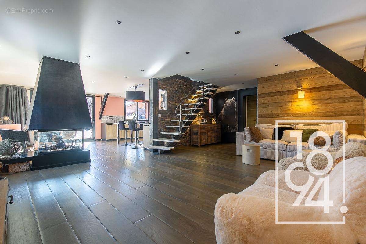 Maison à UVERNET-FOURS