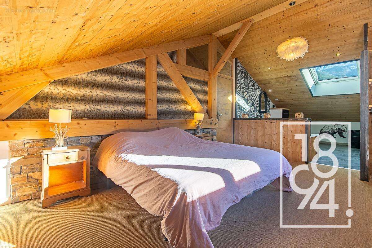 Maison à UVERNET-FOURS