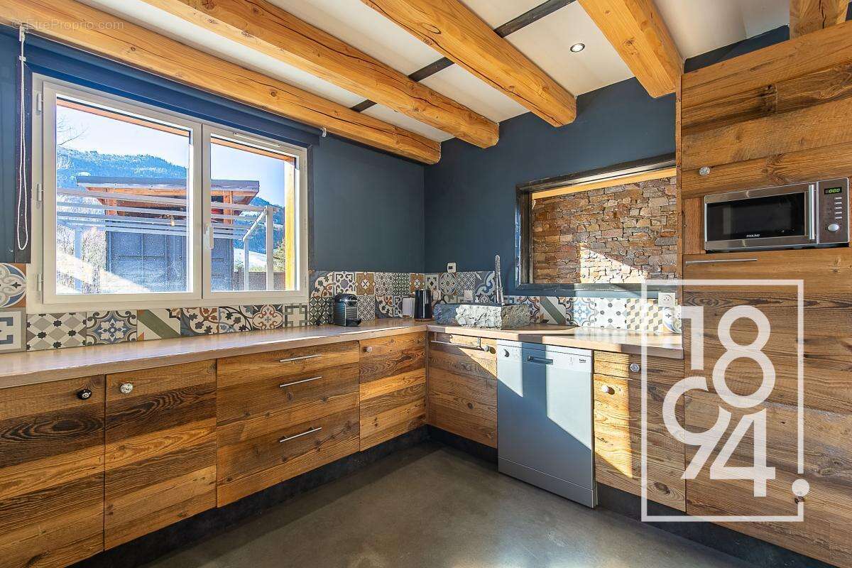 Maison à UVERNET-FOURS