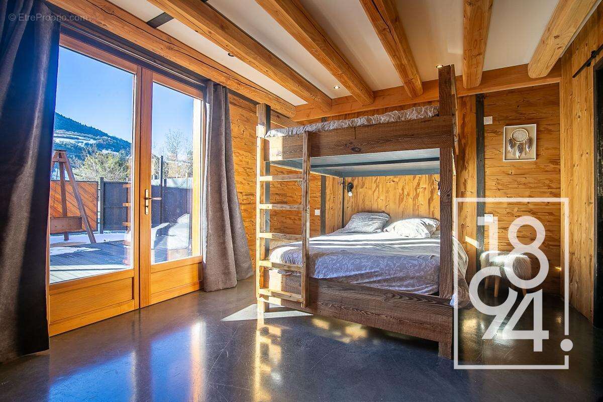 Maison à UVERNET-FOURS