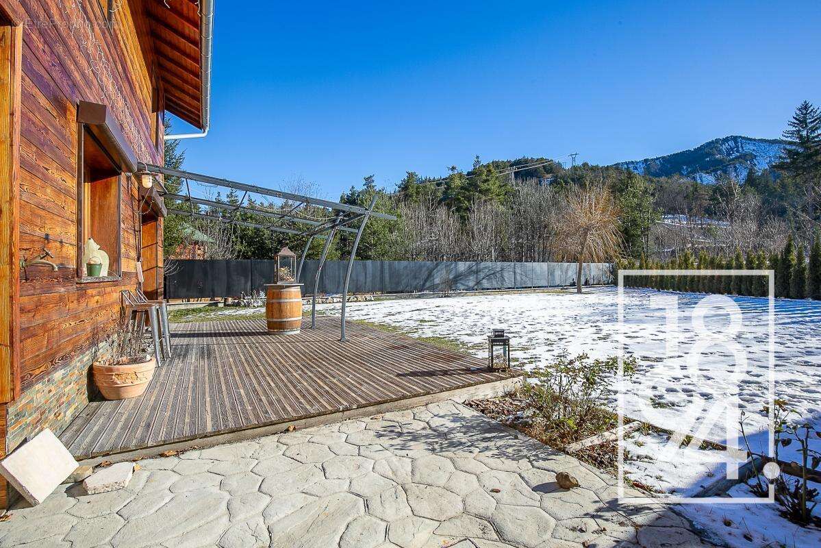 Maison à UVERNET-FOURS