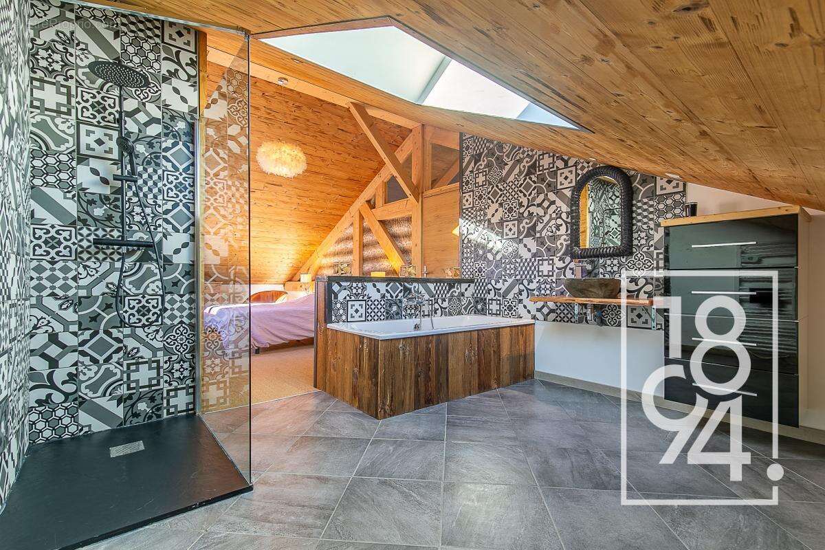 Maison à UVERNET-FOURS