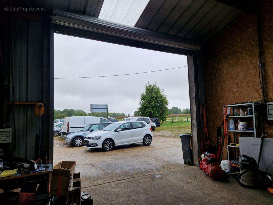 Commerce à CORMEILLES