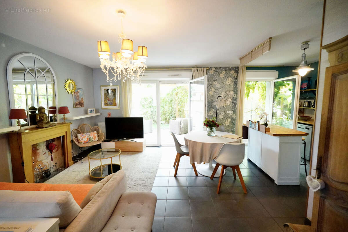 Maison à CARBON-BLANC