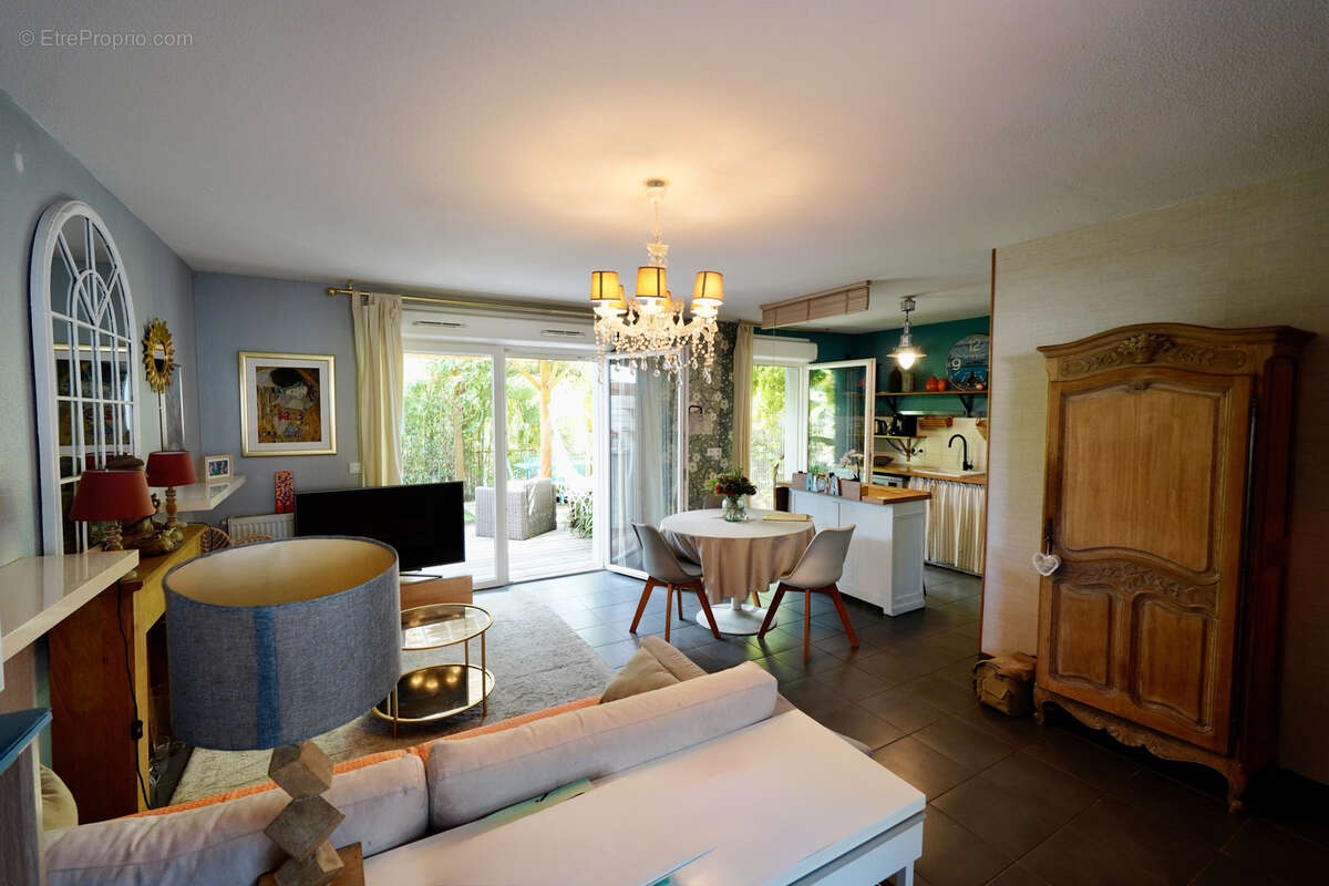 Maison à CARBON-BLANC