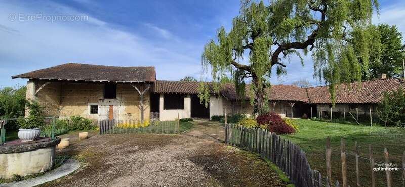 Maison à SAINT-GENIS-SUR-MENTHON
