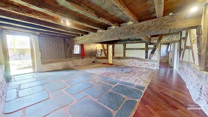 Maison à SAINT-GENIS-SUR-MENTHON