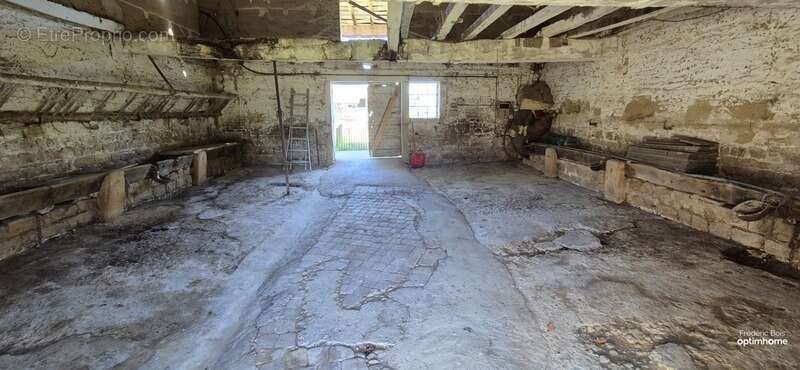 Maison à SAINT-GENIS-SUR-MENTHON