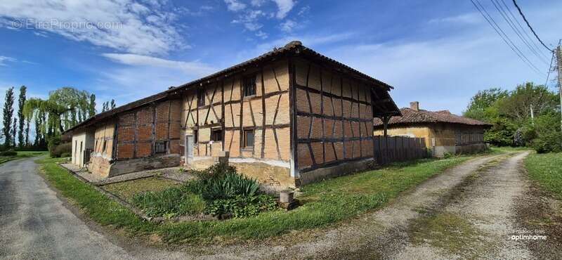 Maison à SAINT-GENIS-SUR-MENTHON