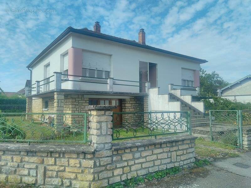 Maison à BOURBONNE-LES-BAINS