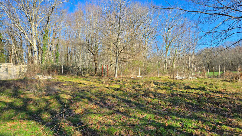 Terrain à ORADOUR-SUR-GLANE