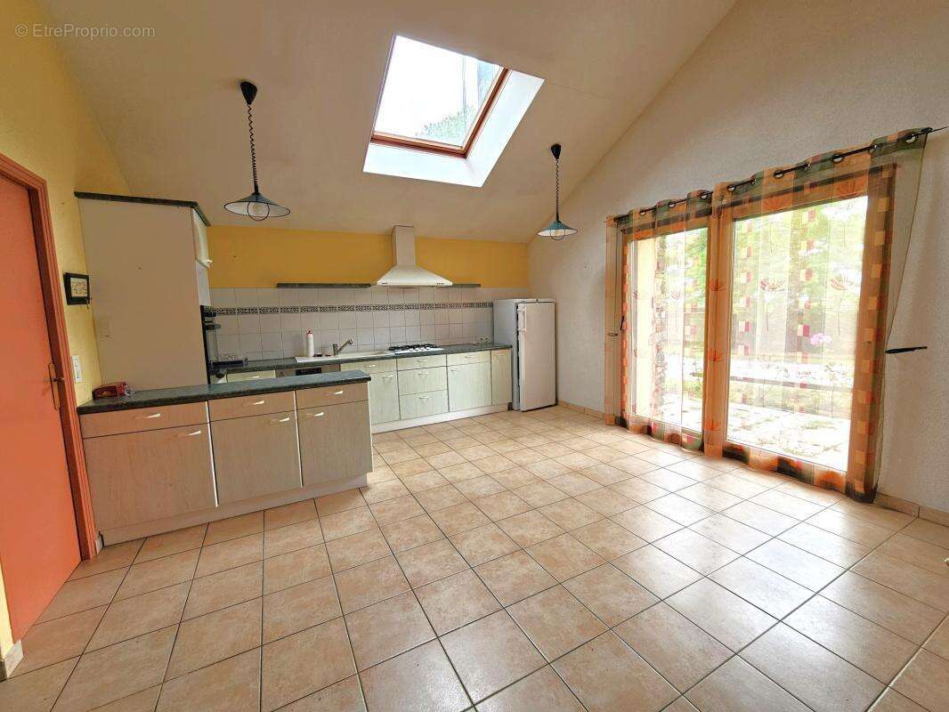 Maison à SAINT-HERBLON