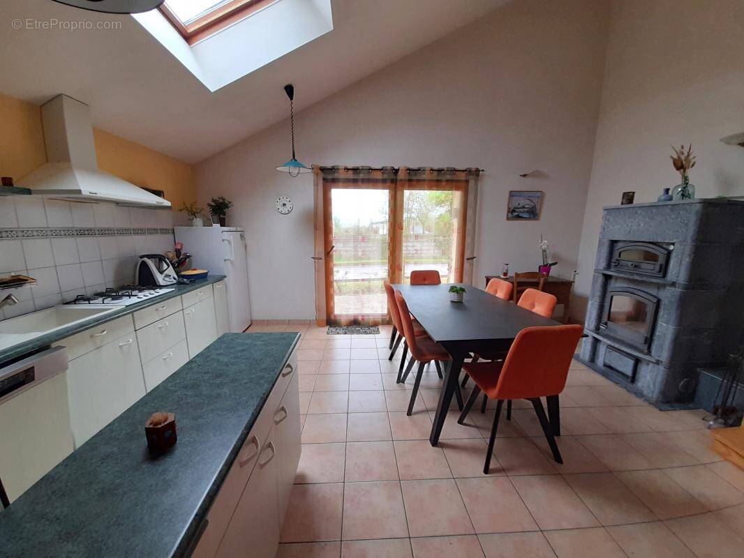 Maison à SAINT-HERBLON