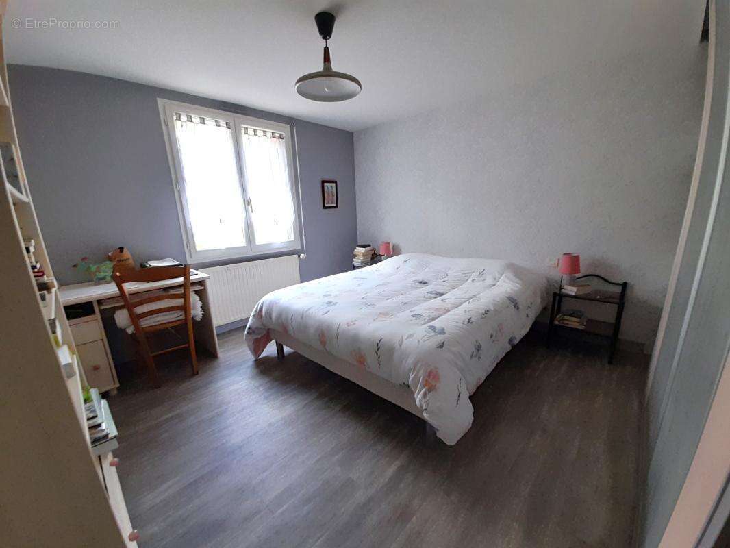 Maison à SAINT-HERBLON