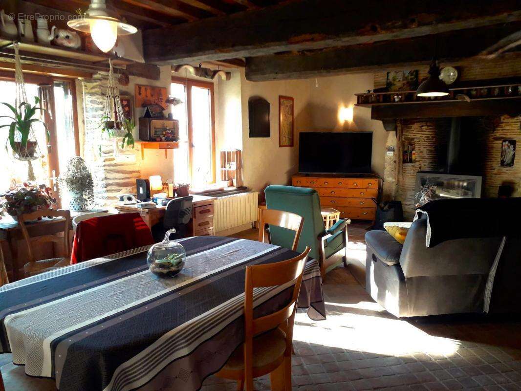 Maison à NOYAL-CHATILLON-SUR-SEICHE