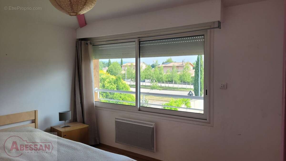 Maison à LARAGNE-MONTEGLIN