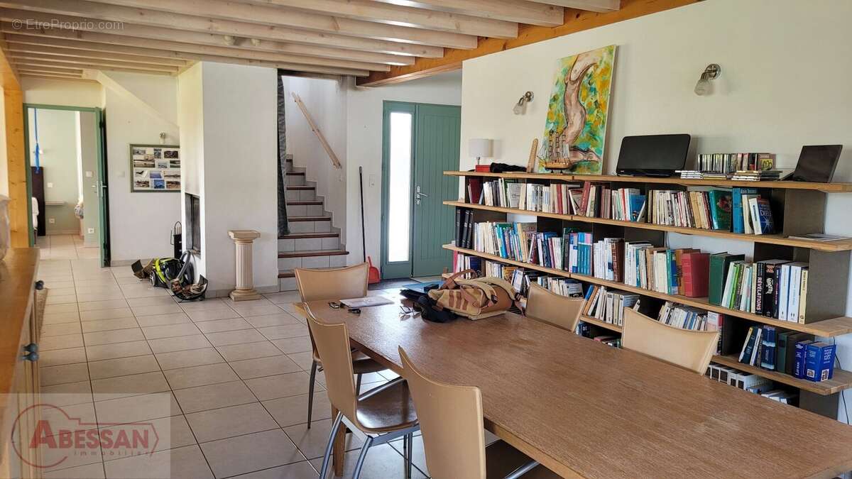 Maison à LARAGNE-MONTEGLIN