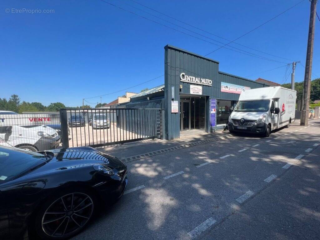 Parking à MONTCHANIN