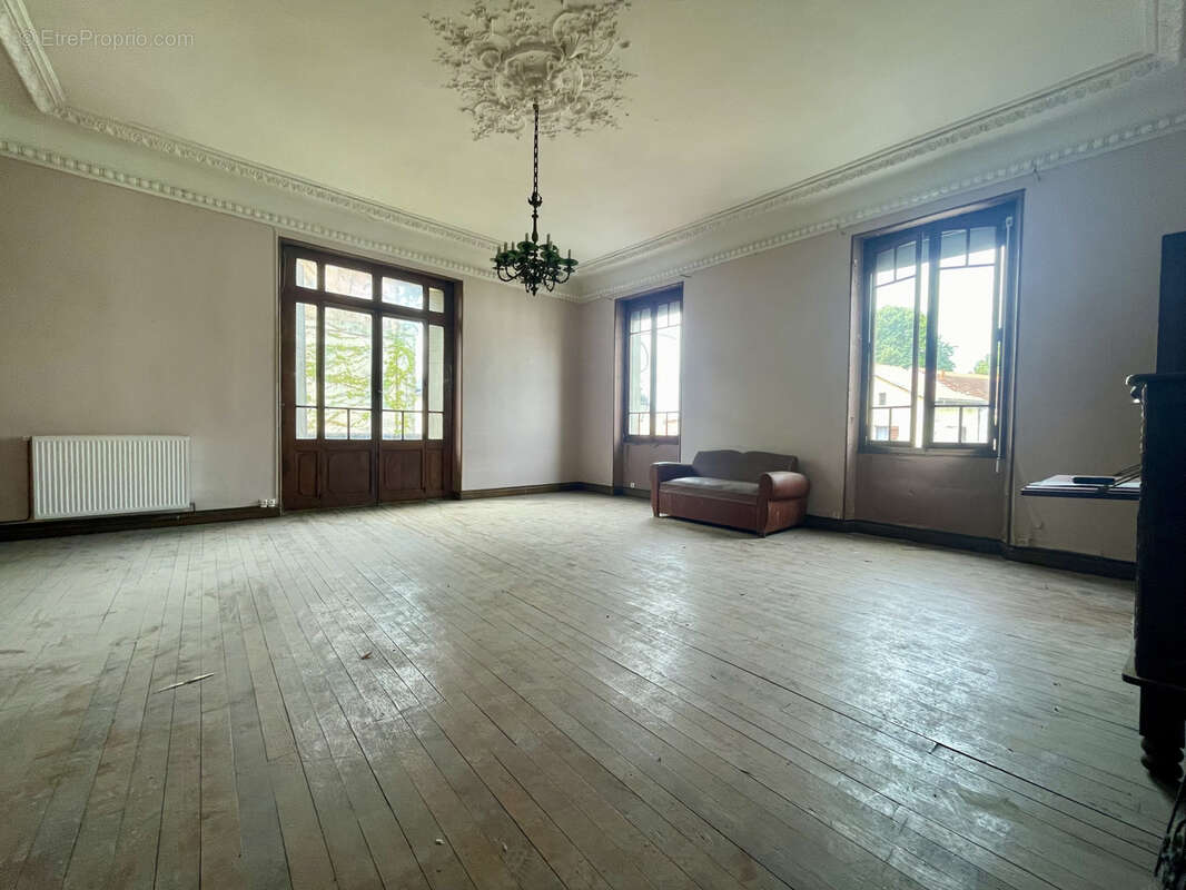 Appartement à VIC-EN-BIGORRE