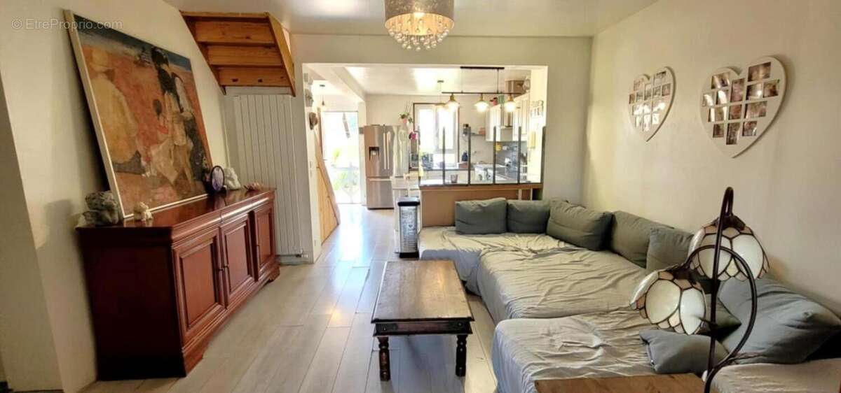 Maison à SAINT-PARRES-AUX-TERTRES