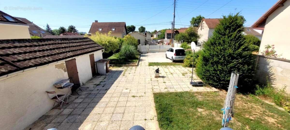 Maison à SAINT-PARRES-AUX-TERTRES