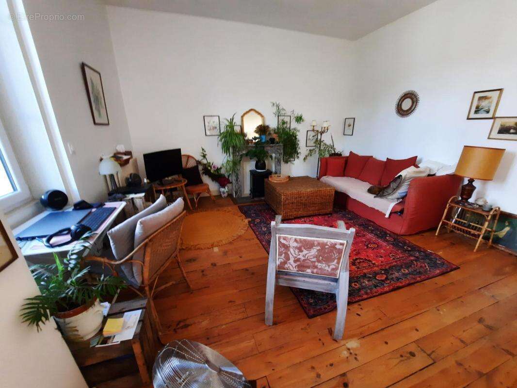 Maison à SAINT-JEAN-D&#039;ANGELY