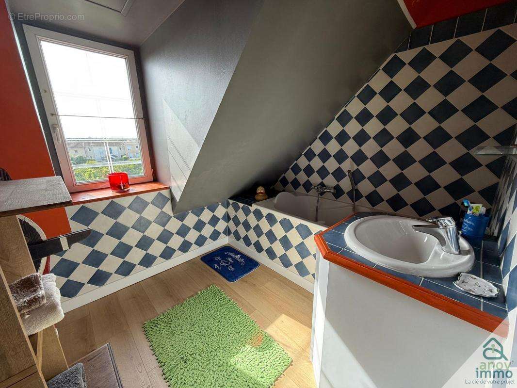 Maison à GOND-PONTOUVRE