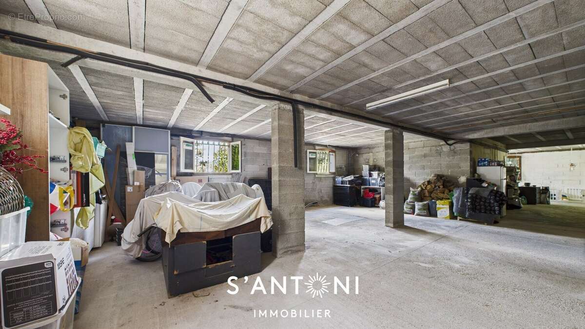 Maison à SAINT-THIBERY