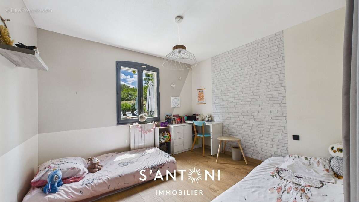 Maison à SAINT-THIBERY