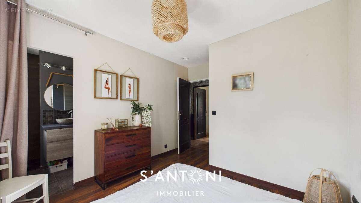 Maison à SAINT-THIBERY