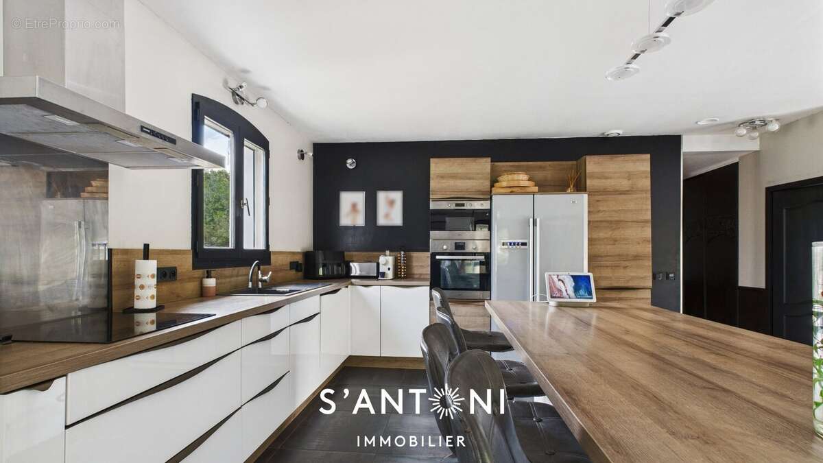 Maison à SAINT-THIBERY