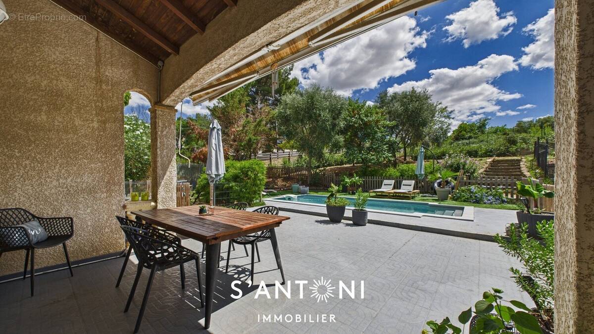 Maison à SAINT-THIBERY