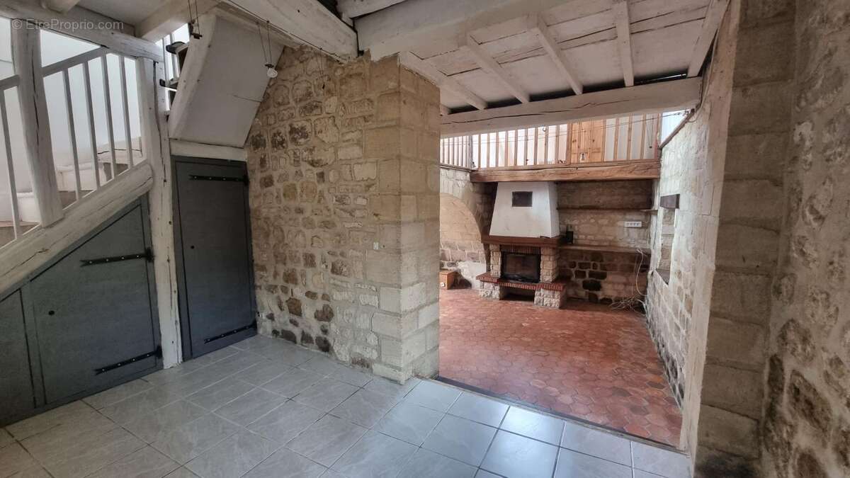 Maison à NESLES-LA-VALLEE