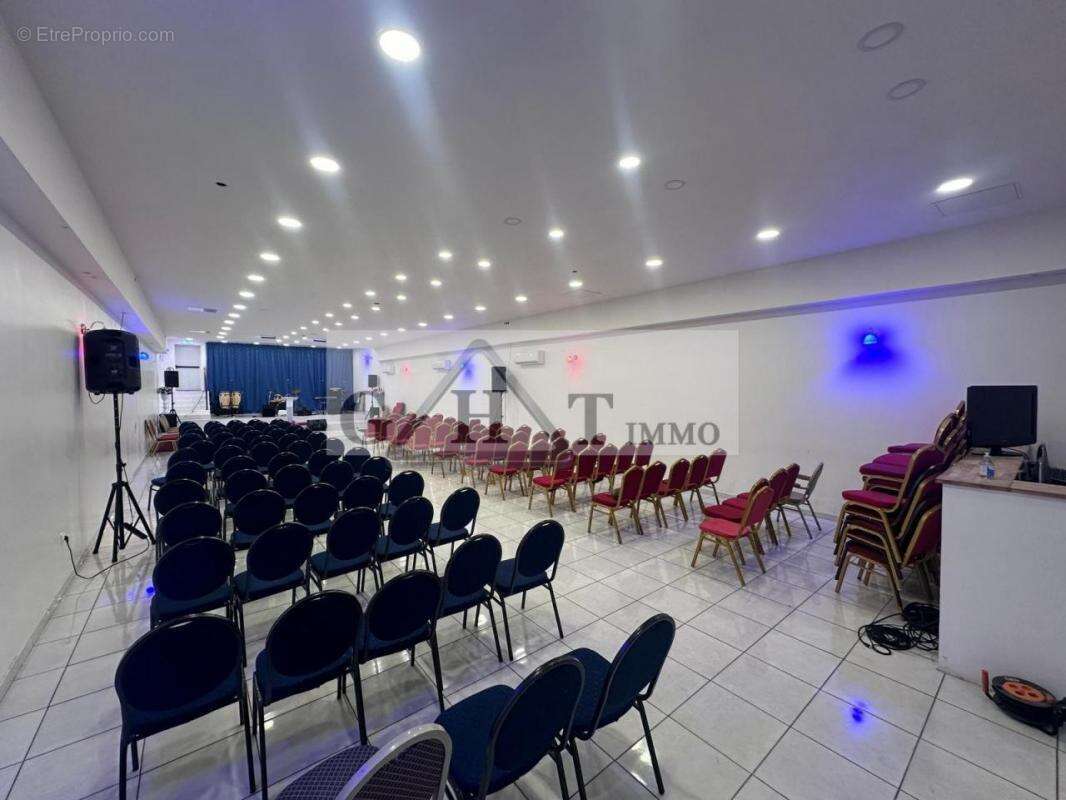 Commerce à SAINT-DENIS