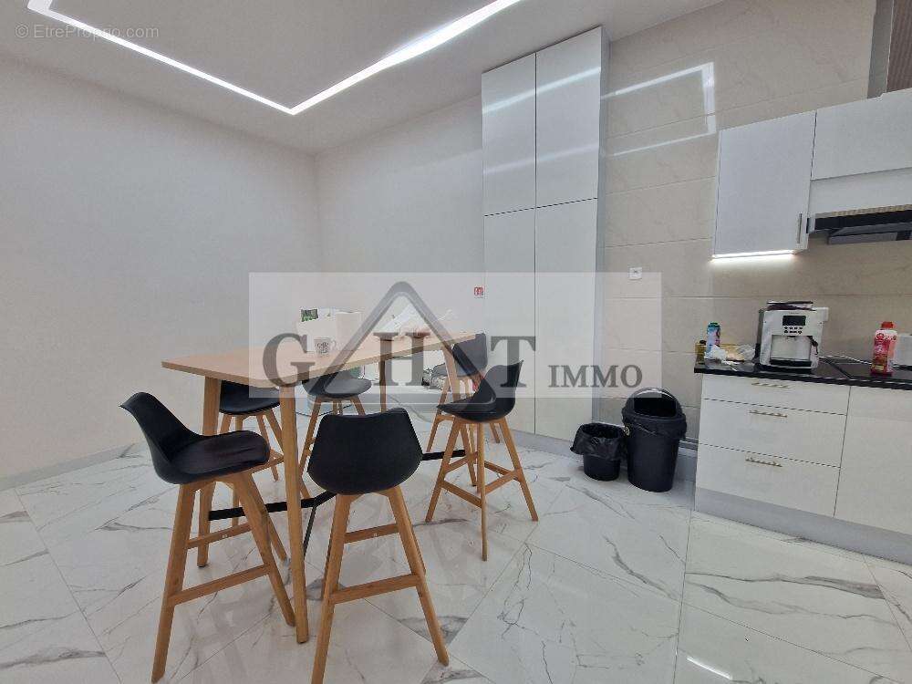 Commerce à TREMBLAY-EN-FRANCE