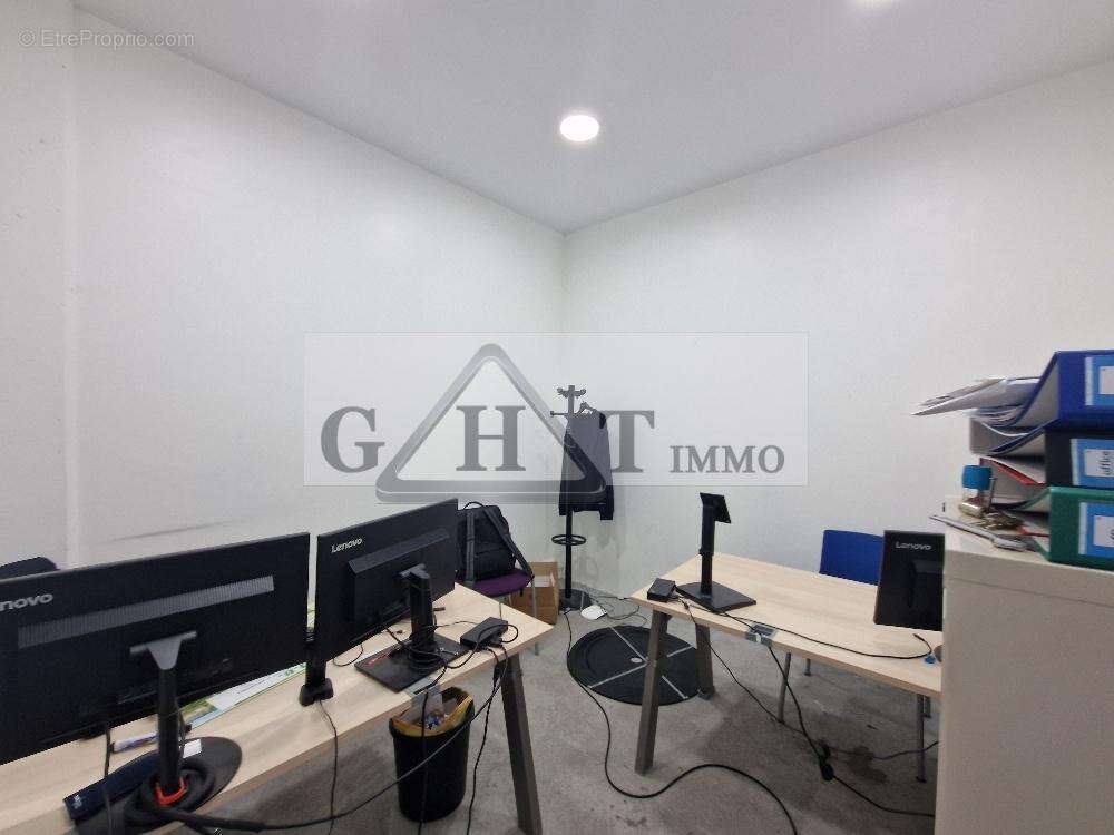 Commerce à TREMBLAY-EN-FRANCE