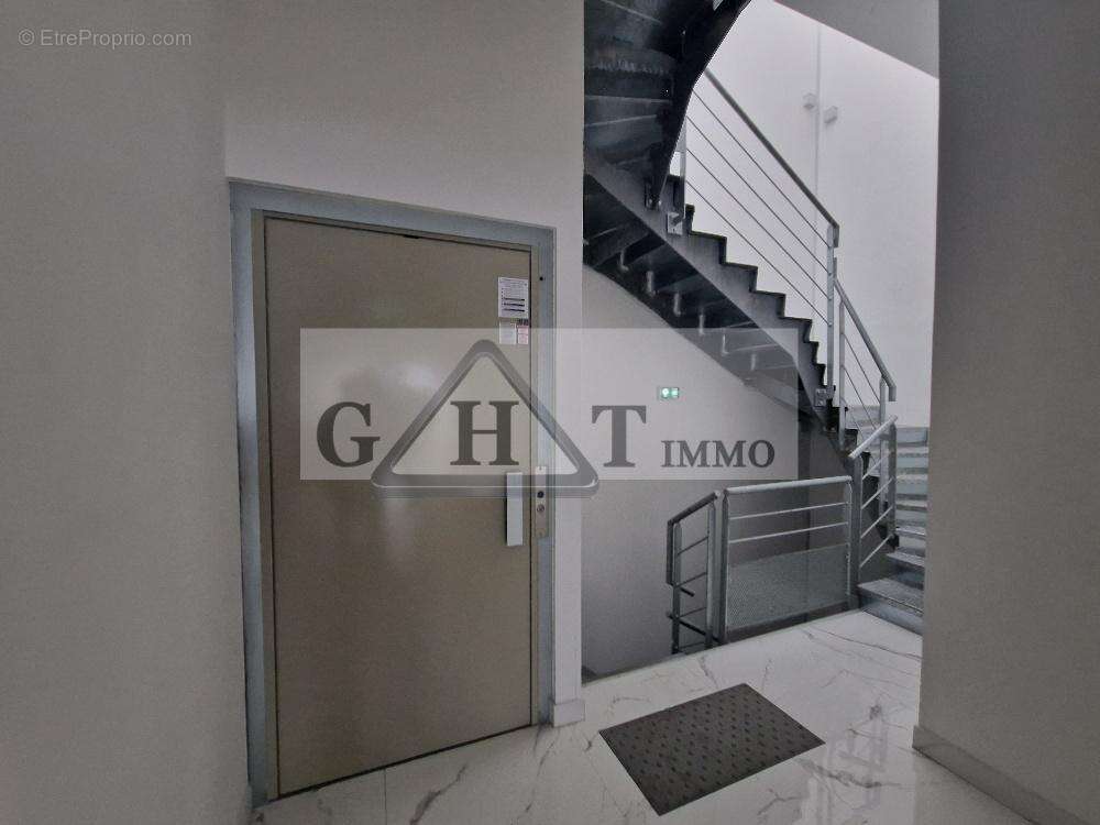 Commerce à TREMBLAY-EN-FRANCE